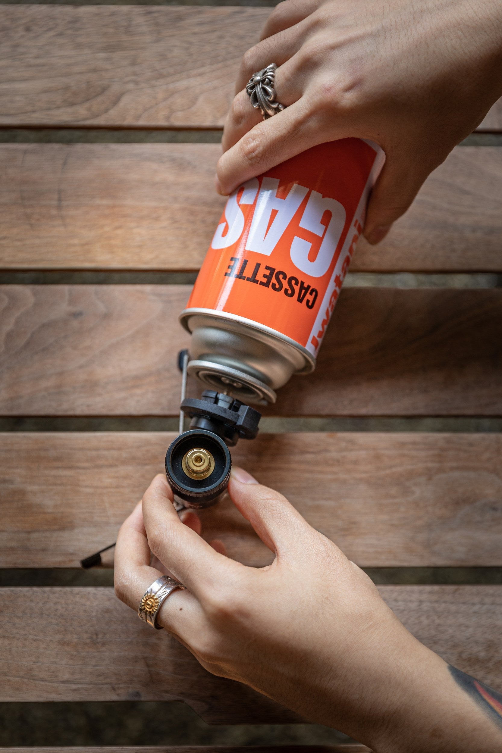 CB缶スタンド型ガス変換アダプター ブラック BKZ23-CB